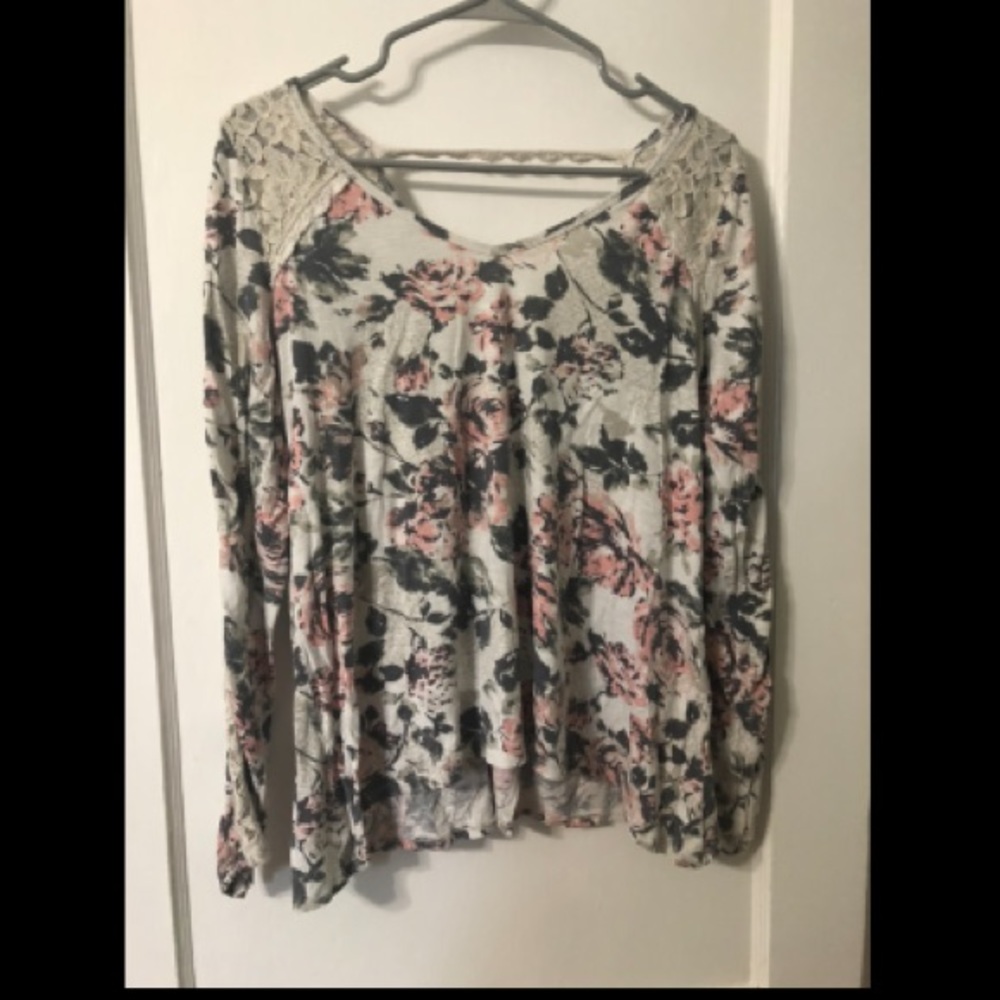 Floral Longsleeve T-shirt